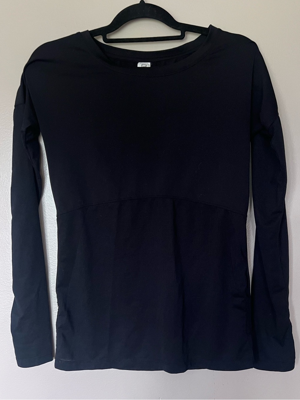 Fabletics Black Long-Sleeve Crewneck Pullover